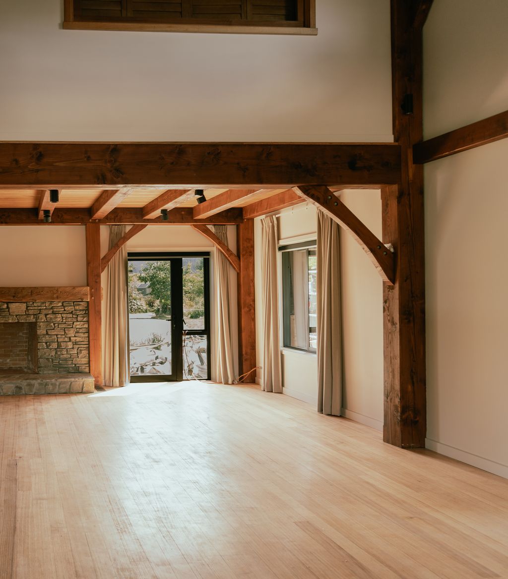 Spacious living room with Douglas-fir timberframes